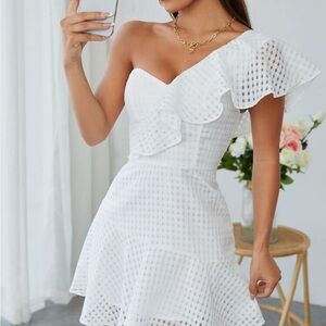 Elegant White One-Shoulder Dress